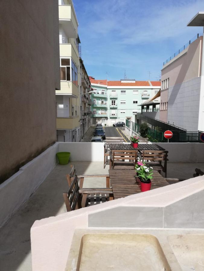 Bed&Shower Moscavide -Self Check-In Bagian luar foto