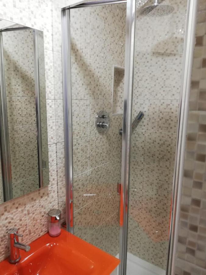 Bed&Shower Moscavide -Self Check-In Bagian luar foto